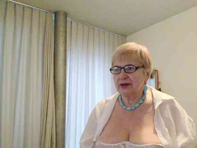 SweetCherry00 webcam