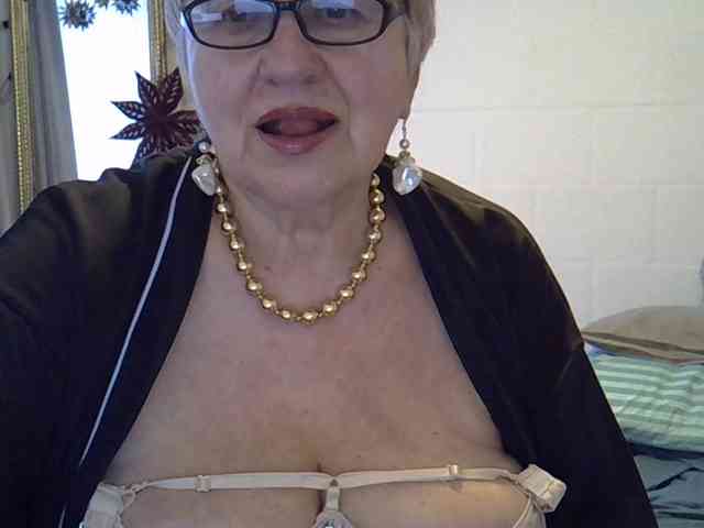 SweetCherry00 webcam