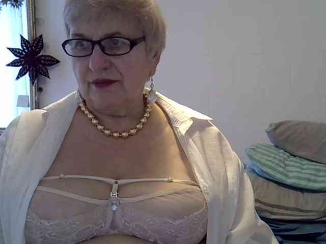 SweetCherry00 webcam