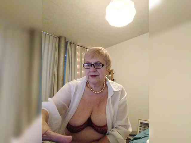 SweetCherry00 webcam