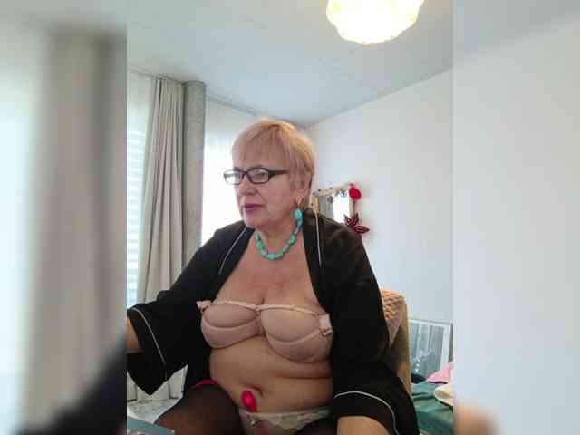 SweetCherry00 webcam