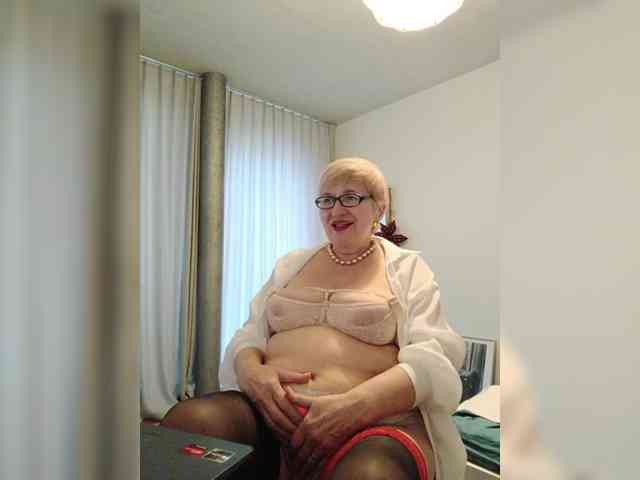 SweetCherry00 webcam