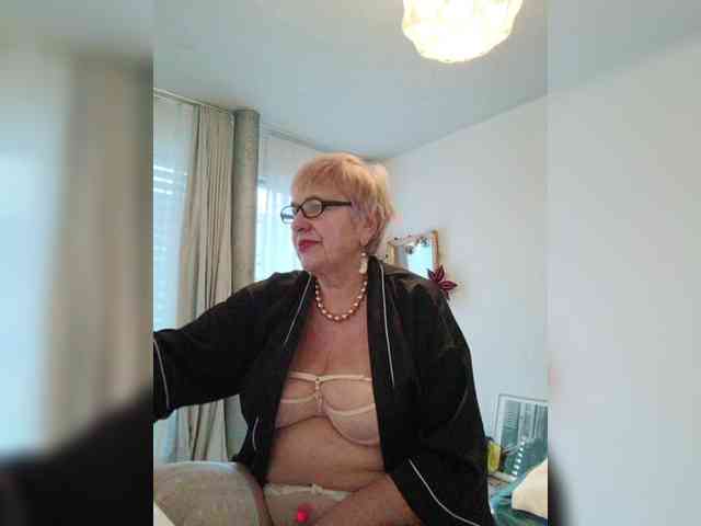 SweetCherry00 webcam