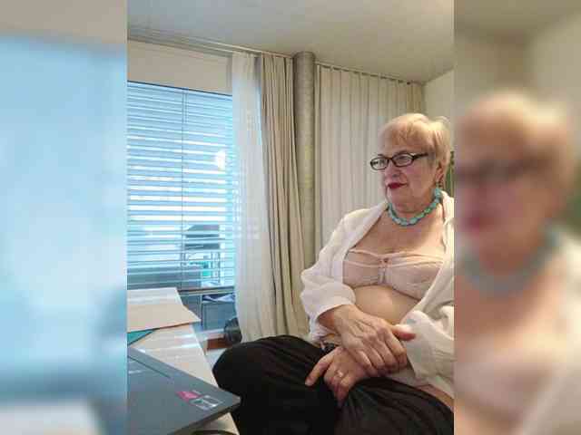 SweetCherry00 webcam