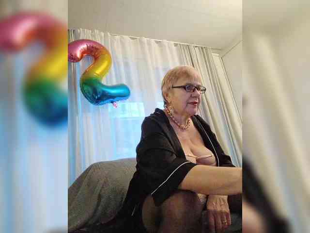 SweetCherry00 webcam