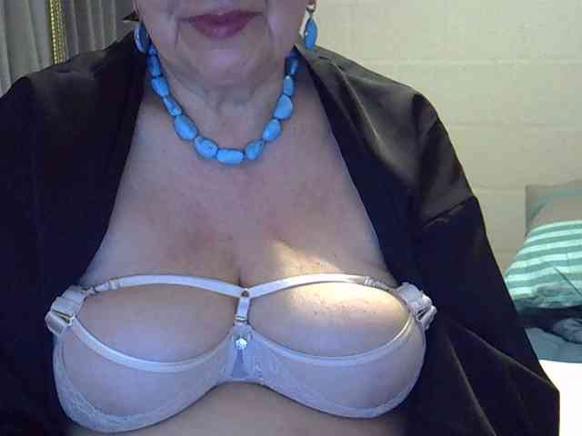 SweetCherry00 webcam