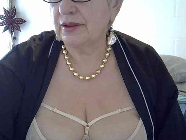 SweetCherry00 webcam