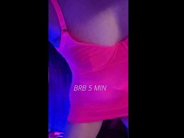 Girl-Fire webcam
