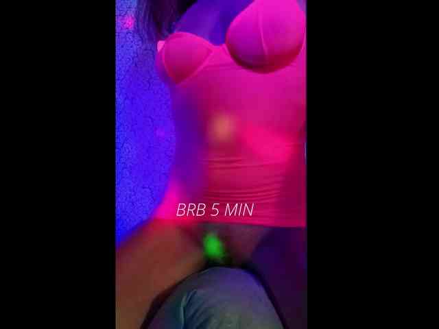 Girl-Fire webcam