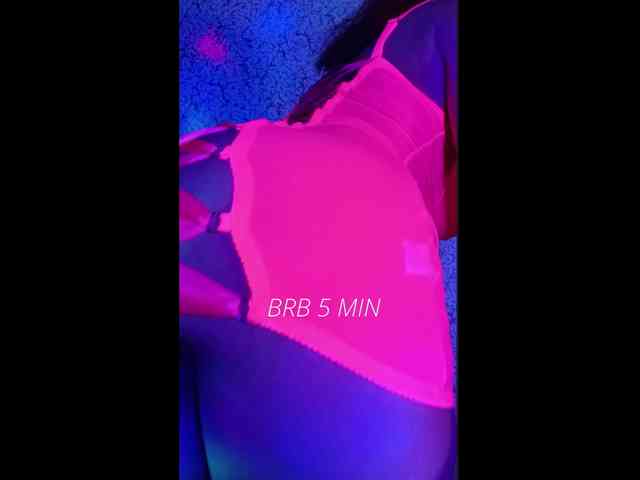 Girl-Fire webcam