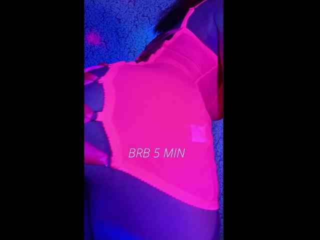 Girl-Fire webcam