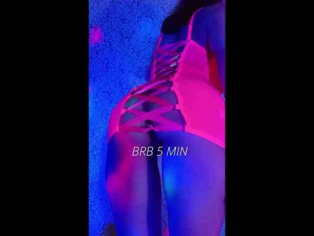 Girl-Fire webcam