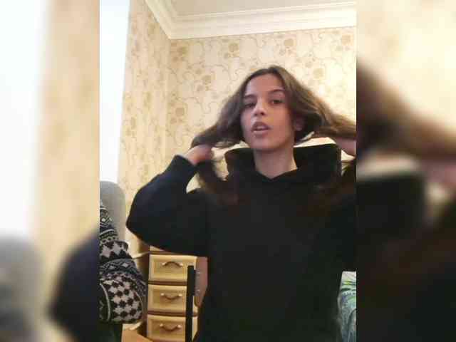 chatting live Axel-20x