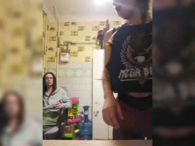 Love_Crew webcam