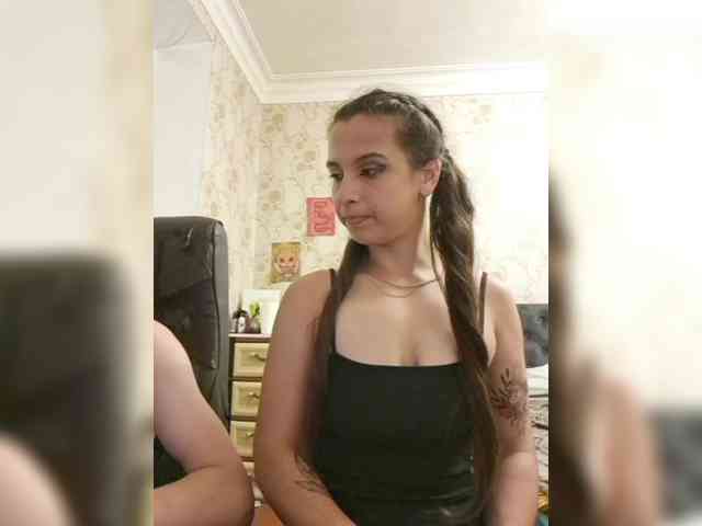 Love_Crew webcam