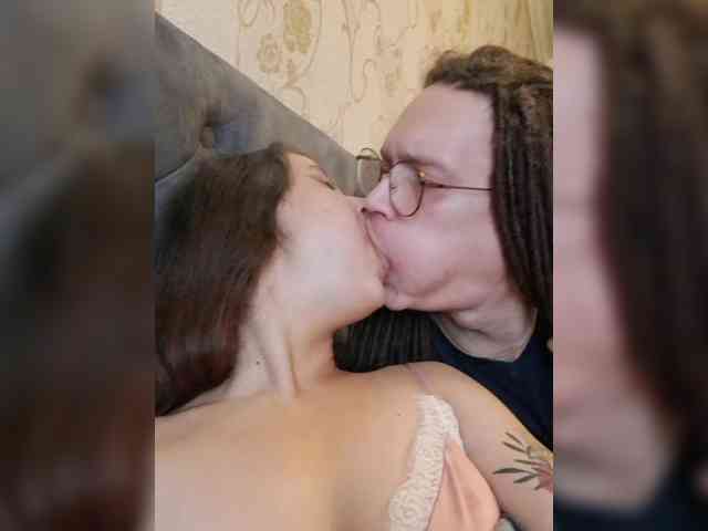 naked livechat Axel-20x