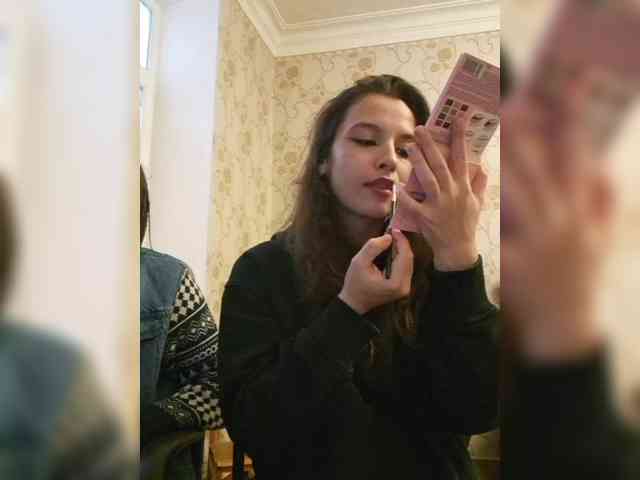 chatting live Axel-20x