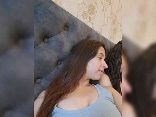 naked livechat Axel-20x