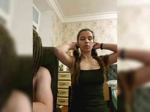 Love_Crew webcam