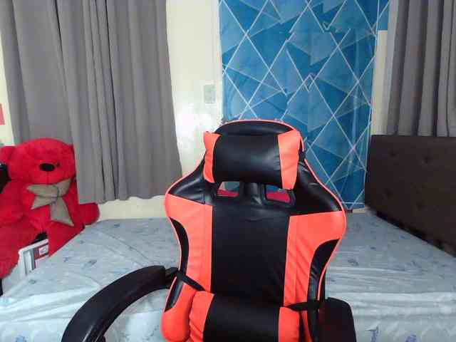 xxTrexie18 webcam