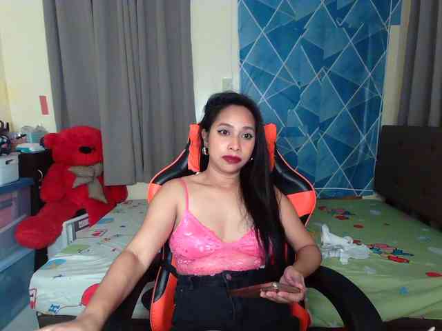 xxTrexie18 webcam