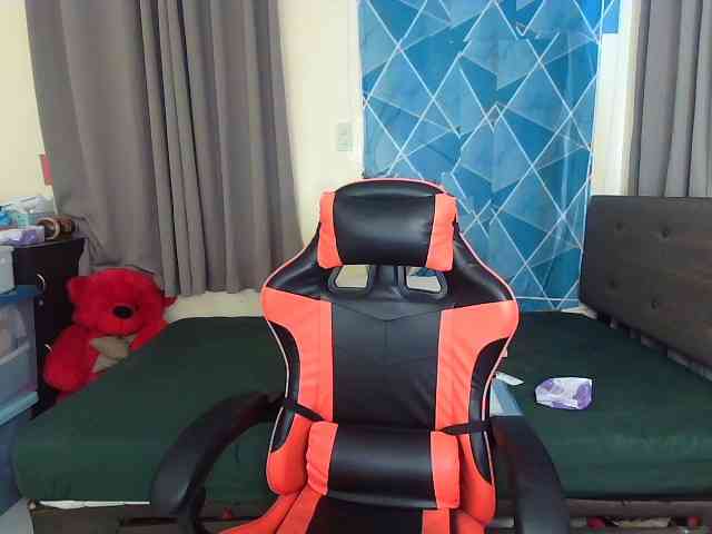 xxTrexie18 webcam