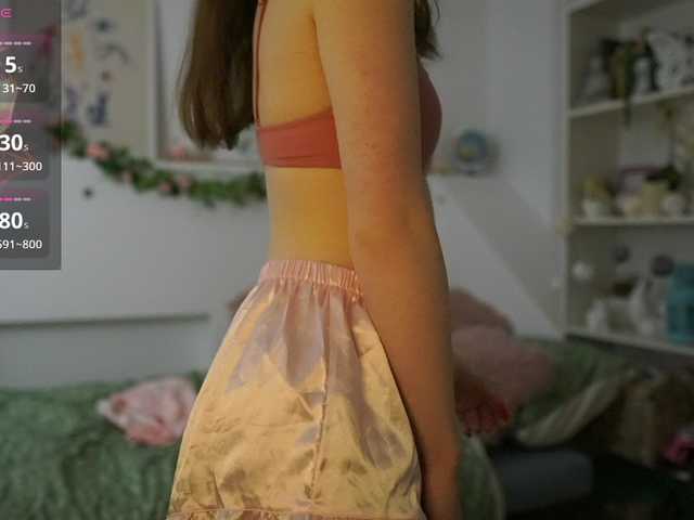 le modèle NatashaMalko est en webcam porno dans un show sur le site bongacams, il possède les tags suivants: White/Caucasian,Brunette,Shaved