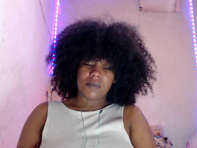 Cherryu's BongaCams show and profile