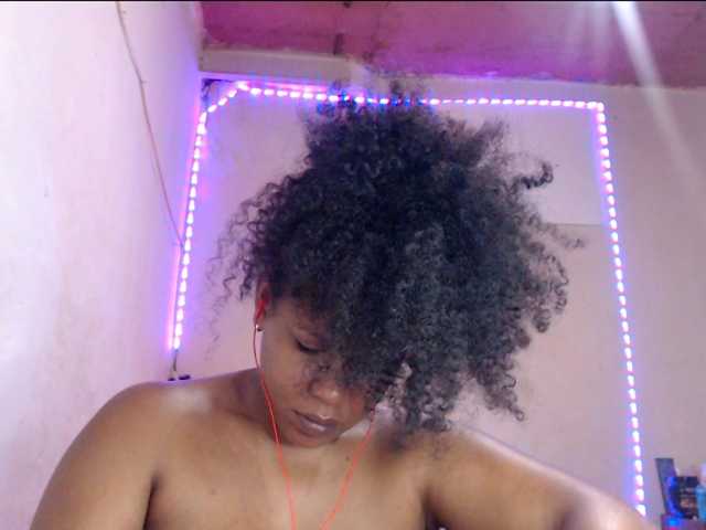 Cherryu's BongaCams show and profile