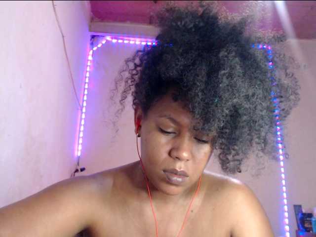 Cherryu's BongaCams show and profile