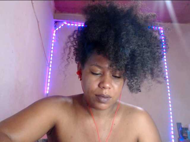 Cherryu's BongaCams show and profile