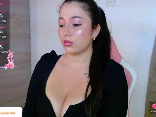 chatroom nude Meridastone