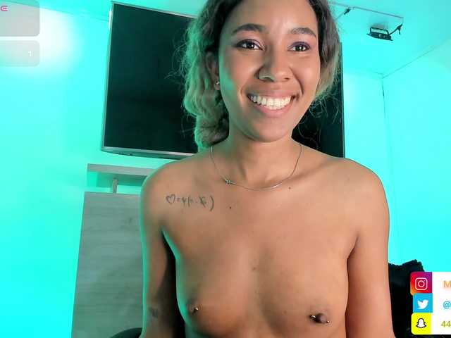 Mikeyla-Russo webcam