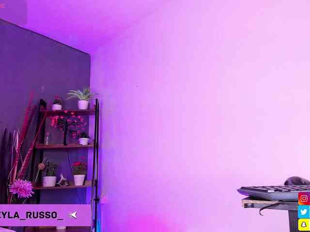 Mikeyla-Russo webcam