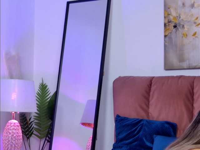 NicoleLegh's BongaCams show and profile