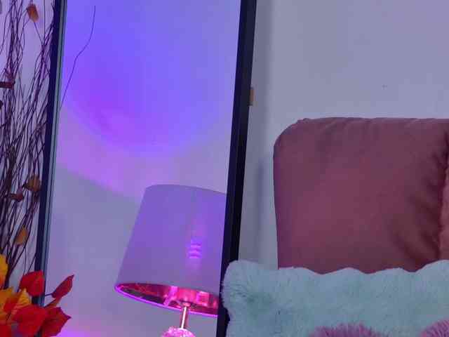 NicoleLegh webcam