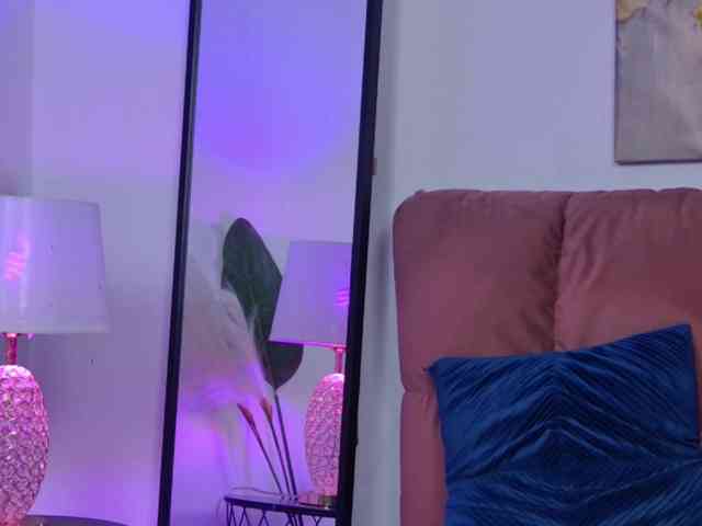 NicoleLegh webcam