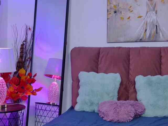 NicoleLegh webcam