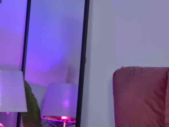 NicoleLegh webcam