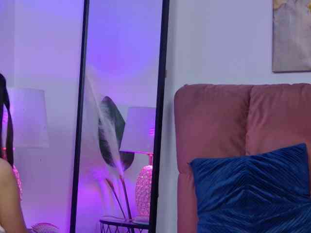 NicoleLegh webcam