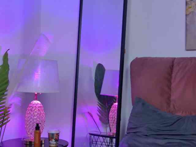 NicoleLegh webcam