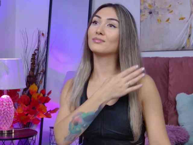 NicoleLegh webcam