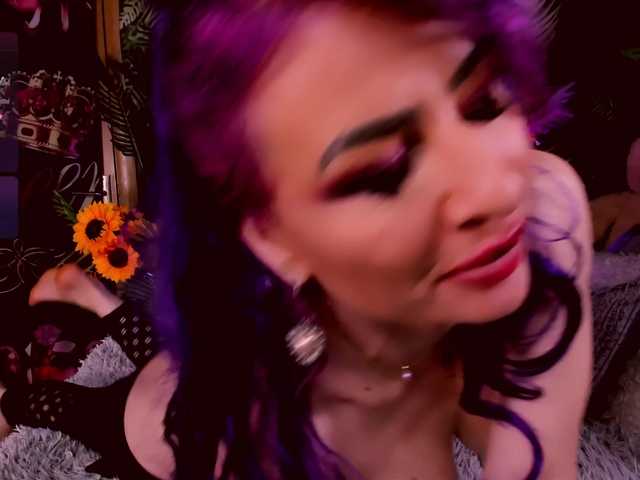  LolaHornyXXX chat room