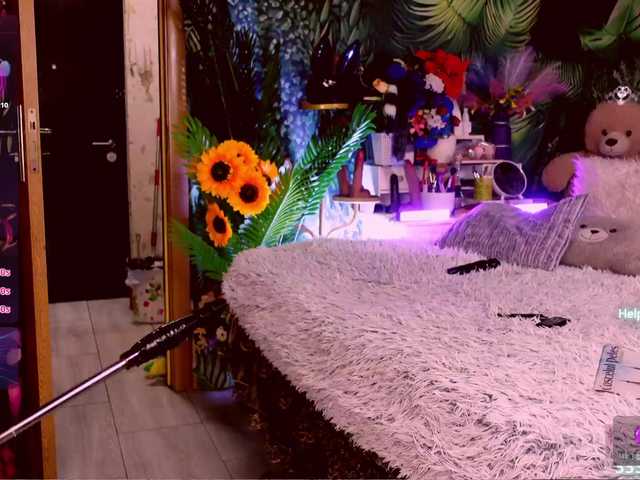  LolaHornyXXX chat room