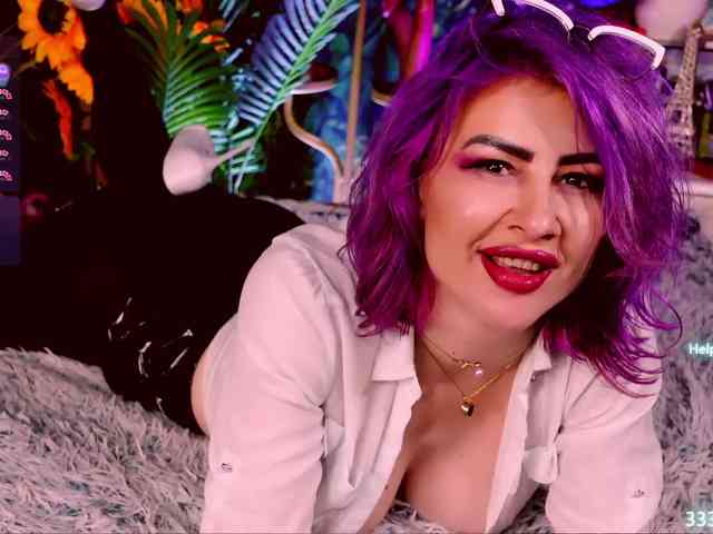 LolaHornyXXX webcam