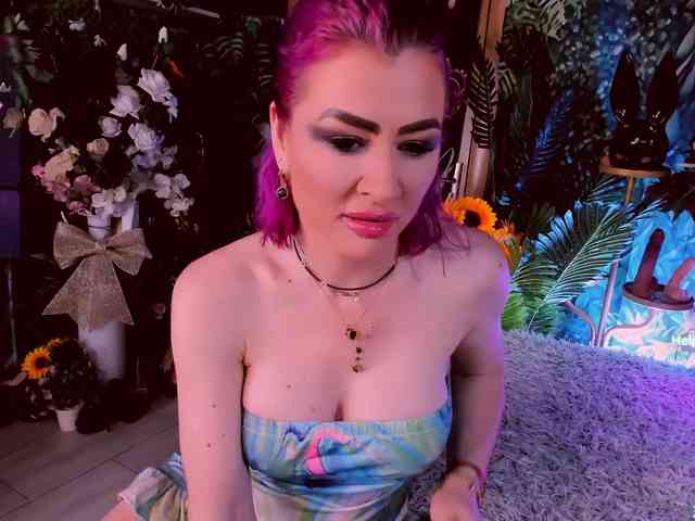 LolaHornyXXX