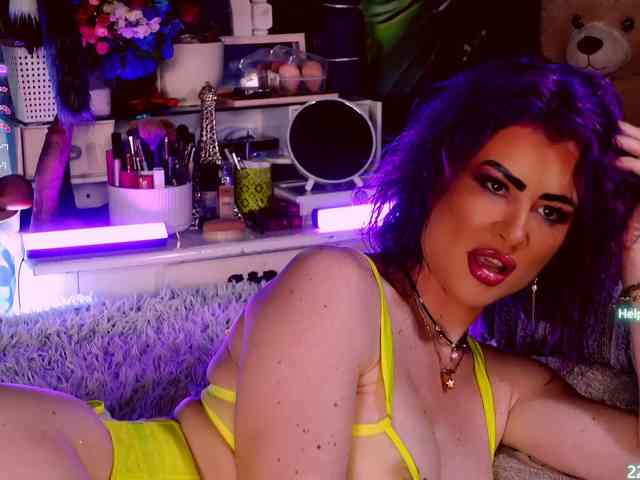 LolaHornyXXX webcam
