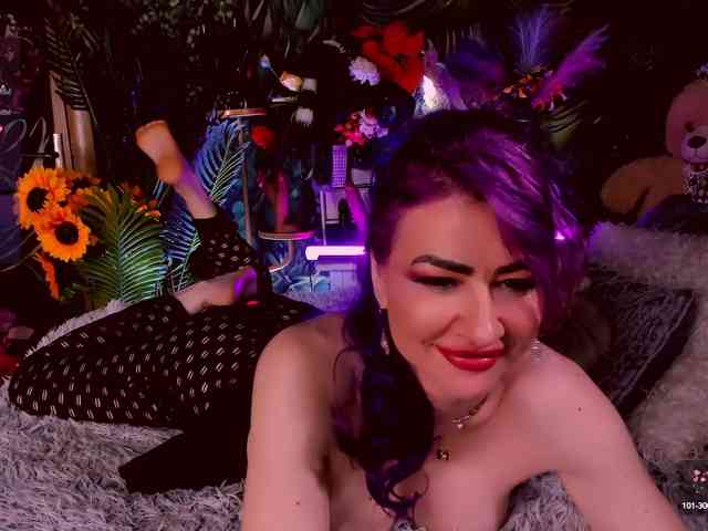 LolaHornyXXX webcam