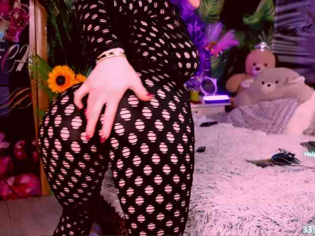 LolaHornyXXX webcam