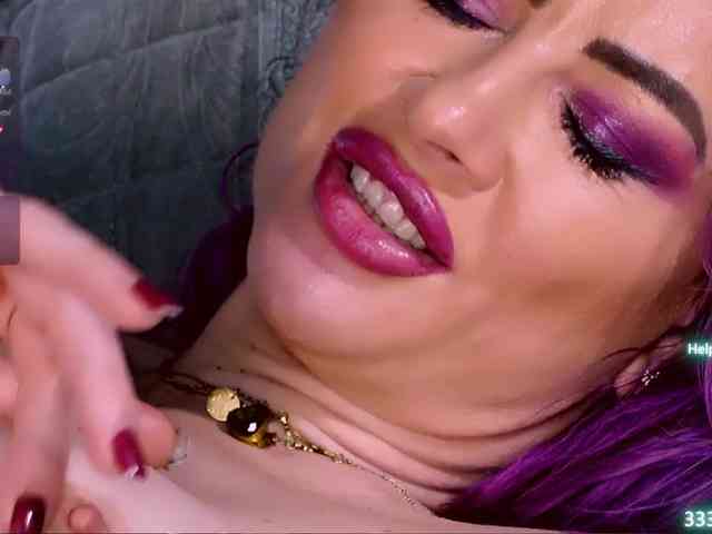 LolaHornyXXX webcam